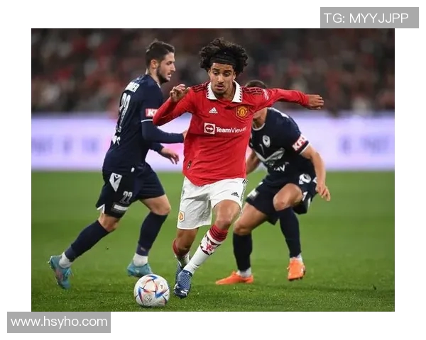 巴塞罗那与曼联激战完场双方表现精彩引发球迷热议